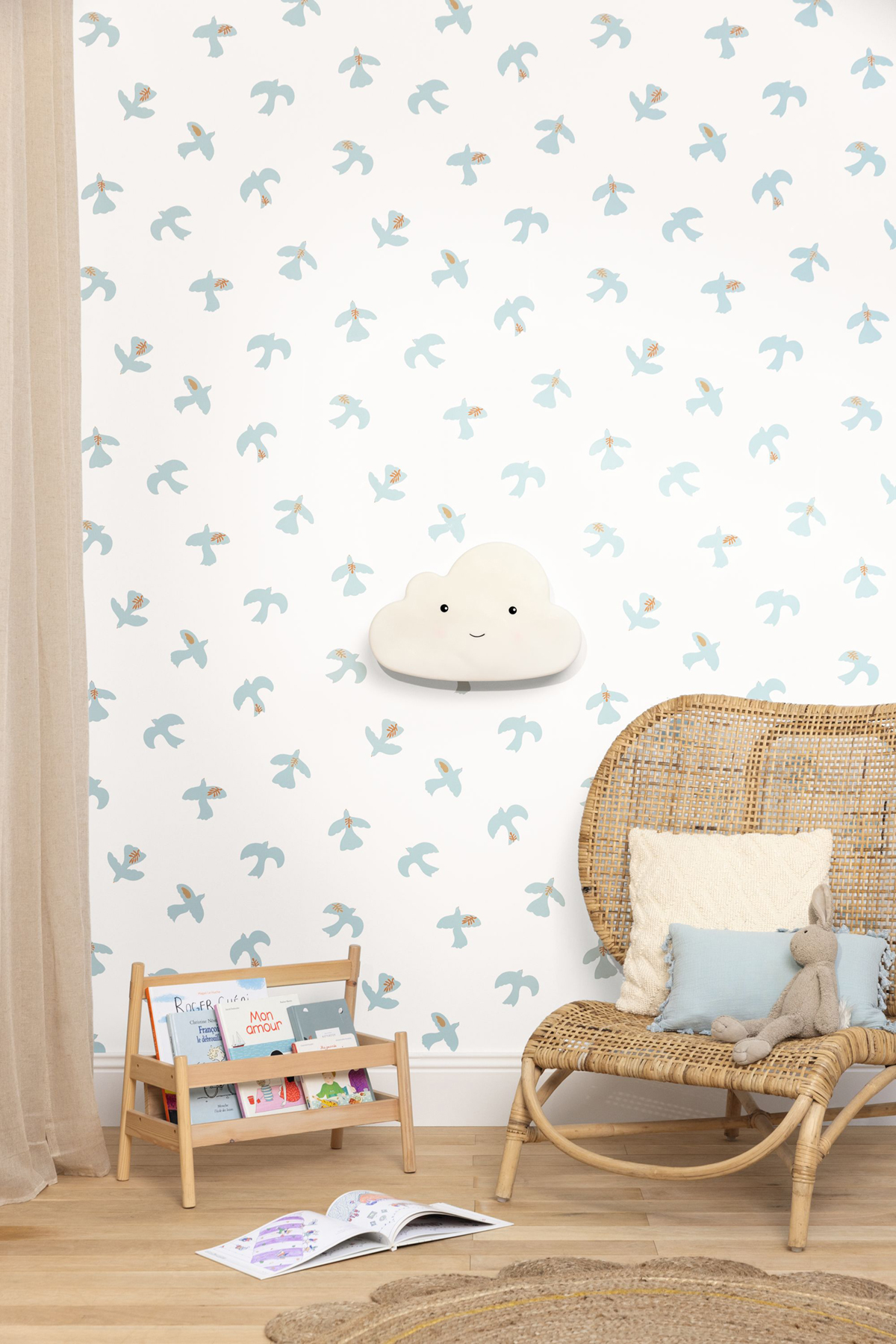 Papier peint Colombe Oiseau bleu ciel - Let's Go Girls! de Casélio | Réf. LGG104500678