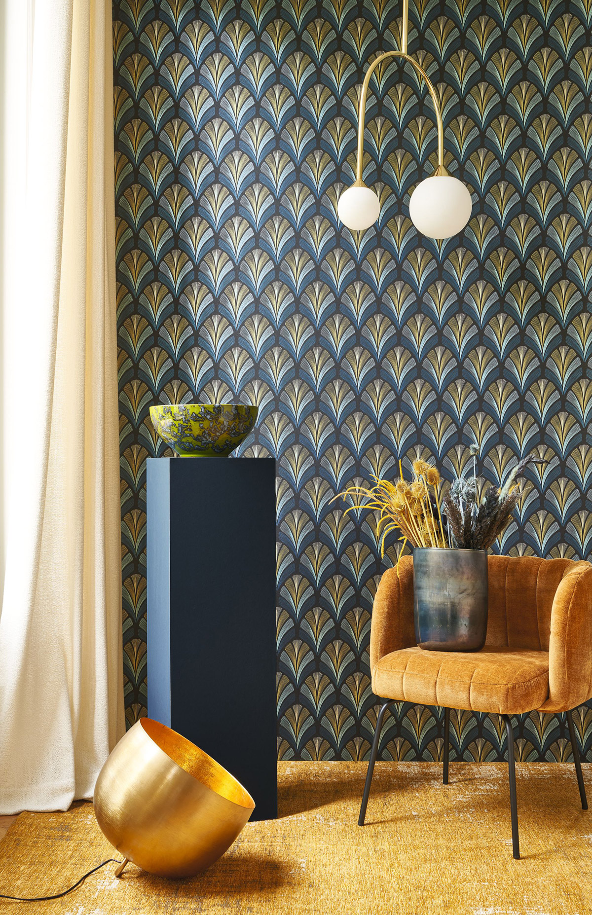 Papier peint Palme Art Déco Folies St James bleu irisé - Années Folles de Casadéco | Réf. ANFO201056944