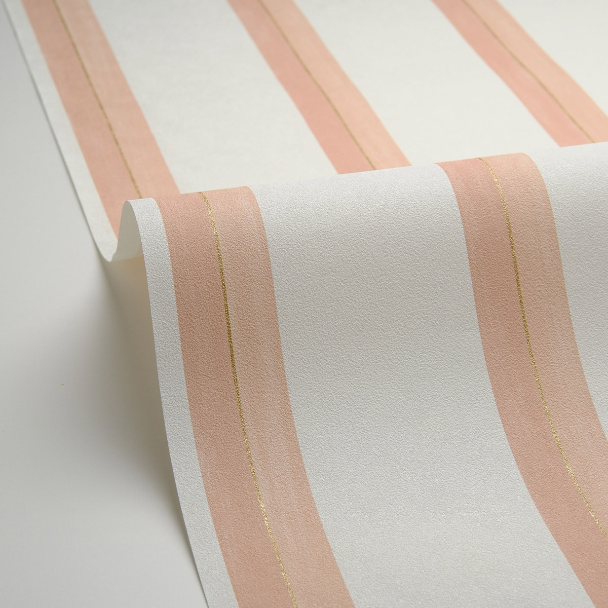 Papier peint Rayure Satisfaction rose doré - Green Life 2 de Casélio AMB4 | Réf. GNL2105350422