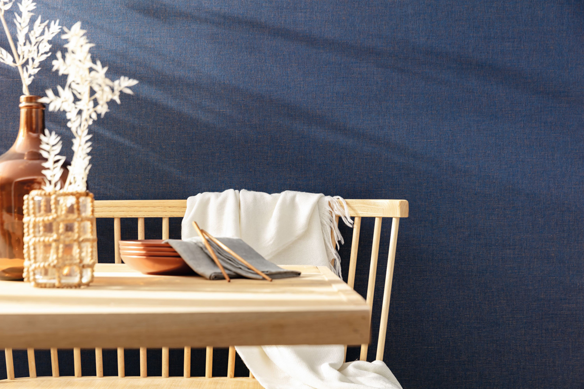 Papier peint Uni Lin bleu marine doré - XXL de Casélio | Réf. XXL103236032