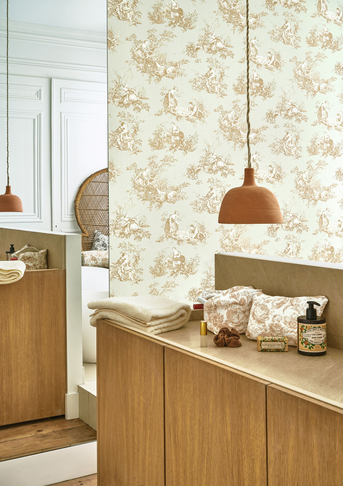 Papier peint Scene D'Été bleu d'eau - Les Belles Toiles De Jouy 2 de Casadéco | Réf. BTJD87917272