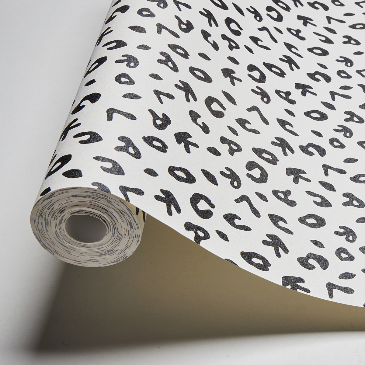 Papier peint Léopard Anna écru noir - Karl Lagerfeld de Montecolino | Réf. MC-37856-2
