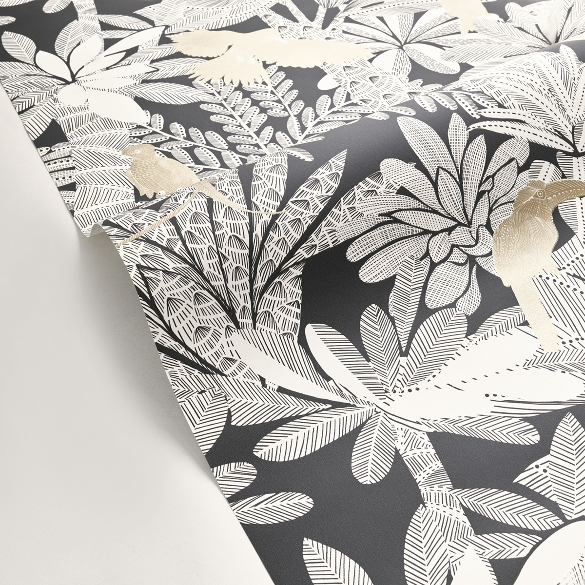 Papier peint Oiseaux Feuille Riviera noir doré - Moonlight 2 de Casélio AMBV | Réf. MLGT104269243