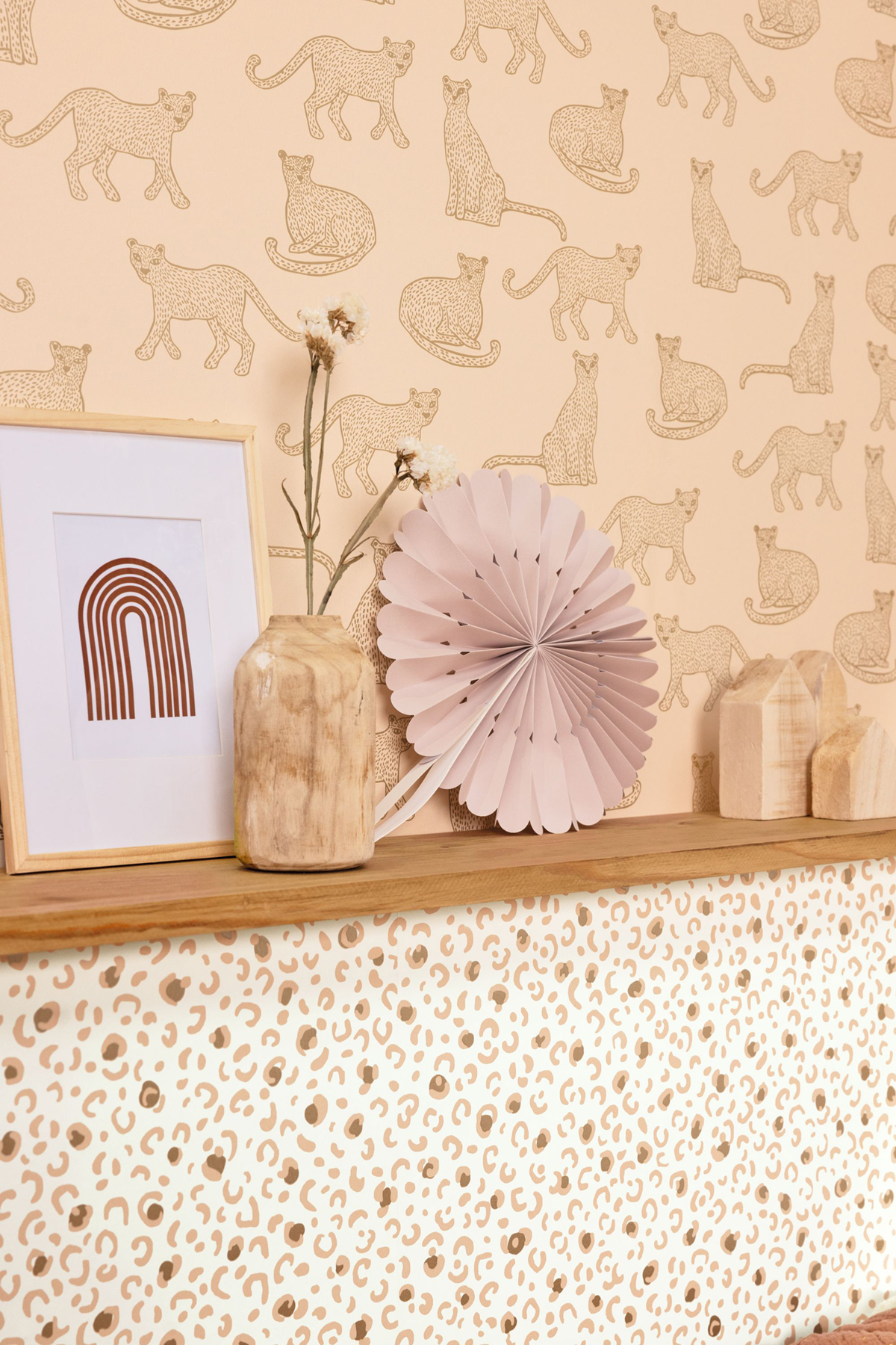 Papier peint Léopard Félin Léa beige rosé doré - Let's Go Girls! de Casélio AMB2 | Réf. LGG104394222