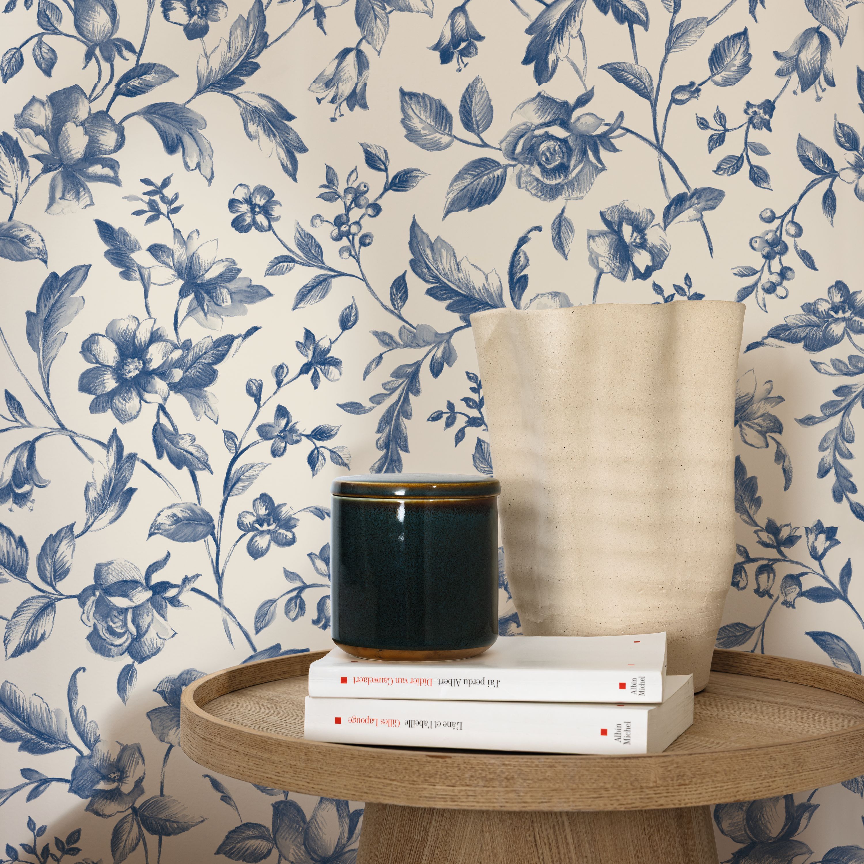 Papier peint Porcelaine Fleurie Pastelia bleu encre - Blue Shades de Casélio AMB2 | Réf. BLS107506110