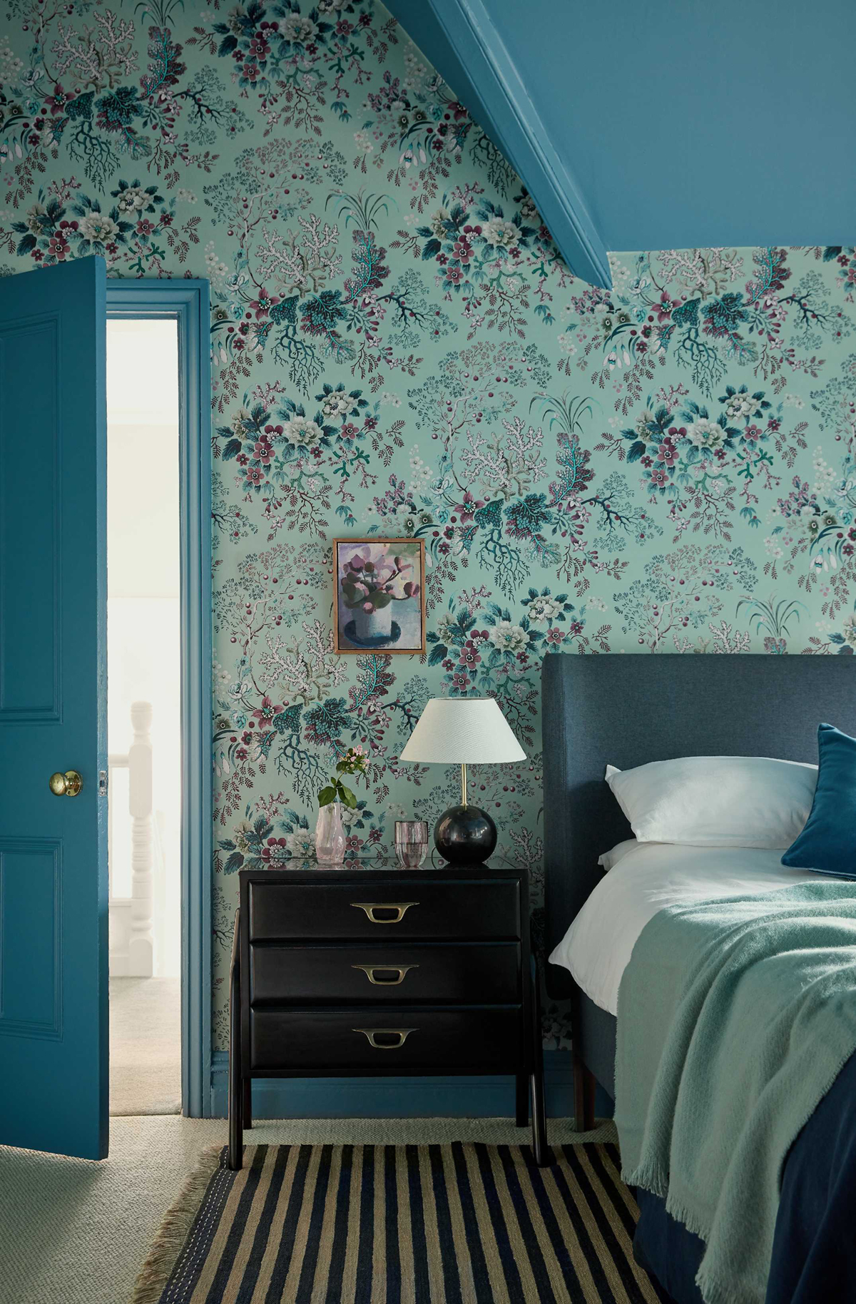 Papier peint Coraux Fleurs Kilburn's vert d'eau - V&A Decorative Papers d'Initiales | Réf. INI-31116602