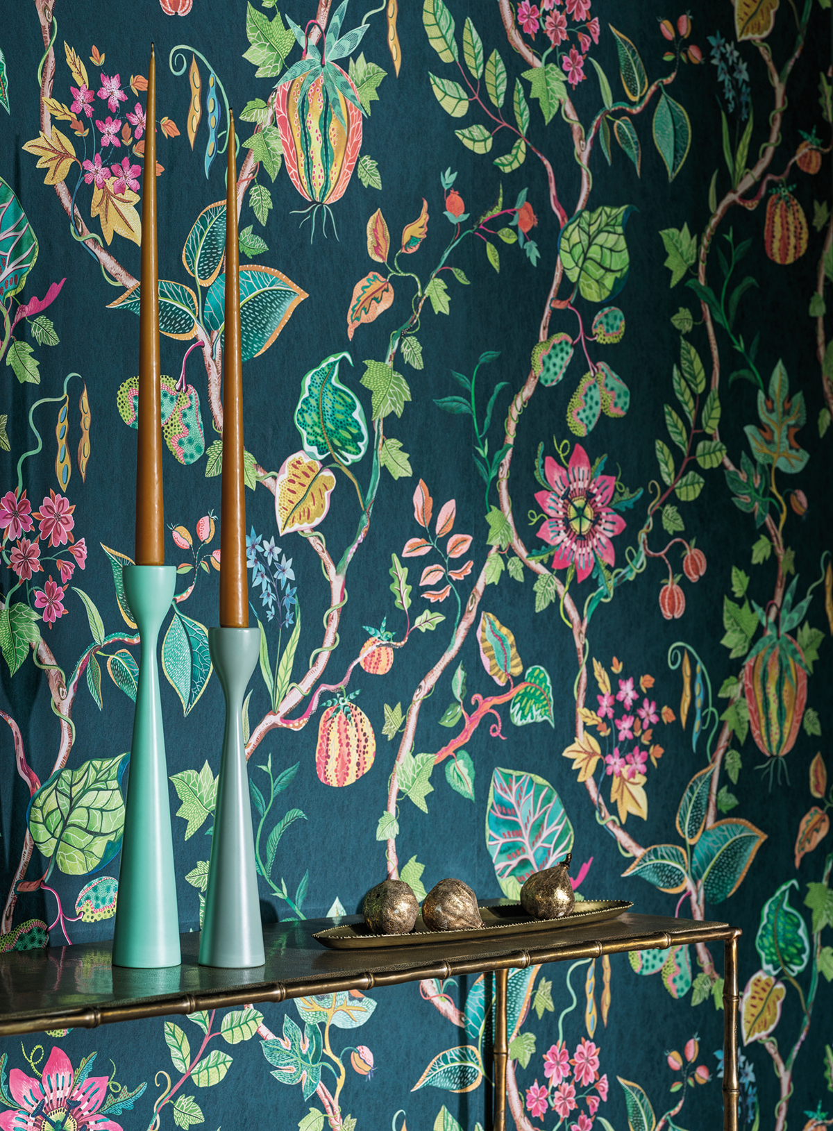 Papier peint Fruit Fleur Mythica bleu pétrole - Rhapsody d'Osborne & Little AMB2 | Réf. OSB-W7816-01