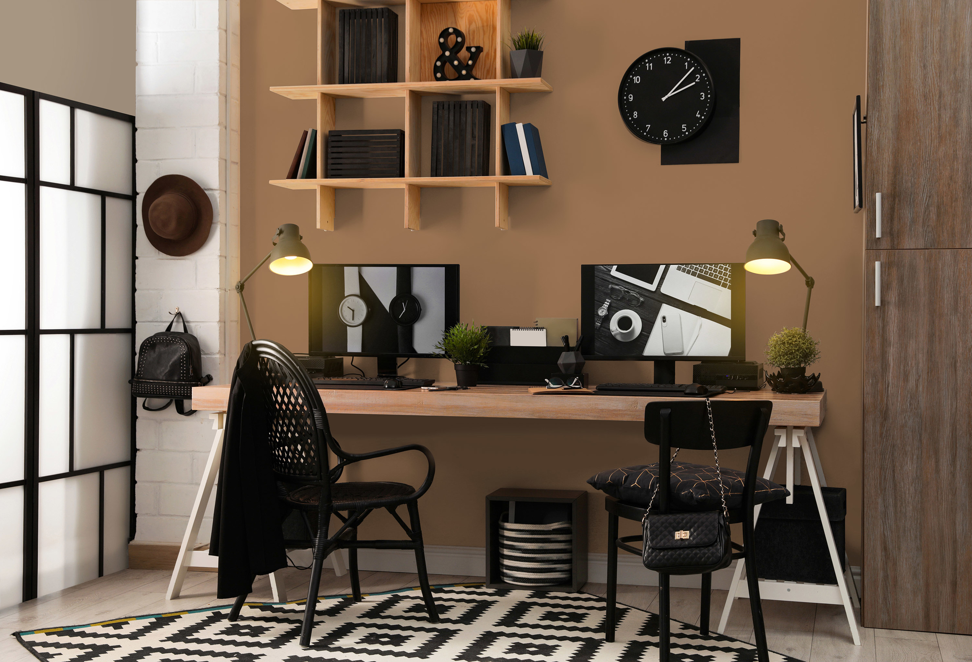 Photo numéro 2 d'une pièce avec un mur peint avec la peinture  Puro beige sandy beige  - c7028