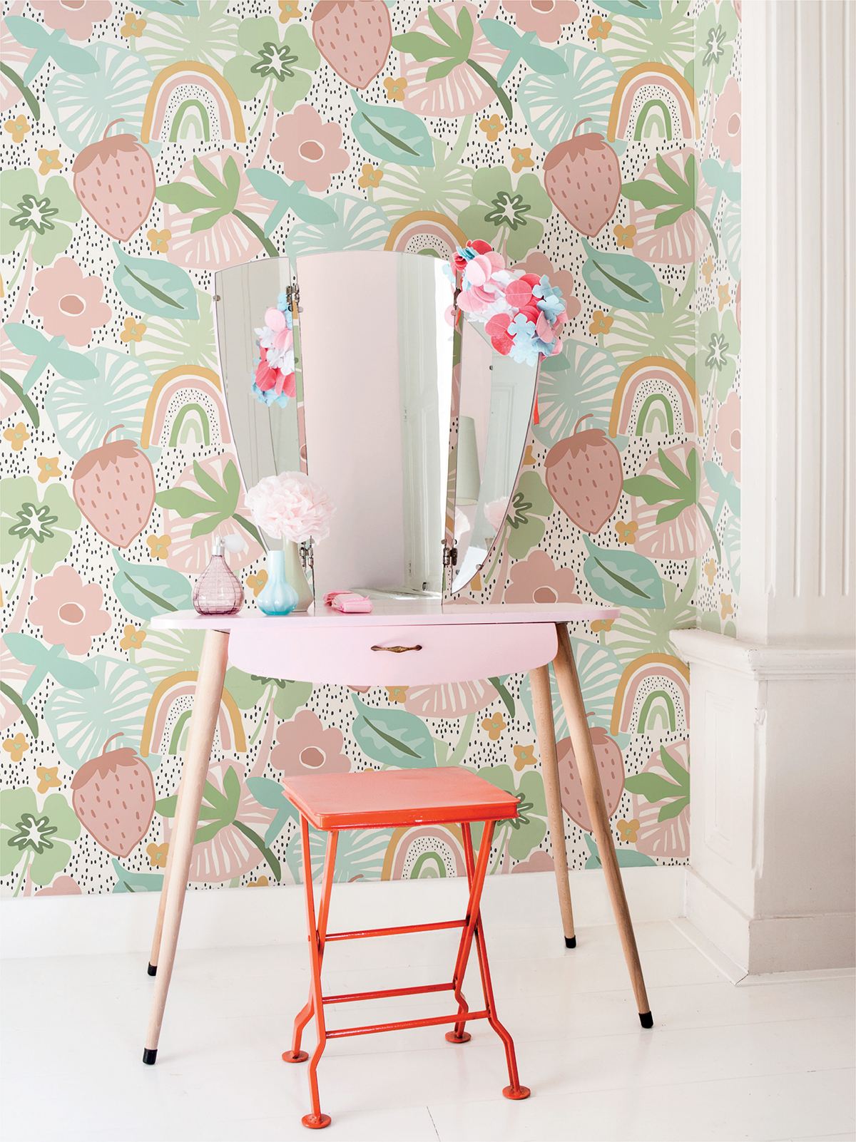 Papier peint Champ de Fraise et Fleur vert et rose - Lalala de Lutèce | Réf. LTC-LAL772