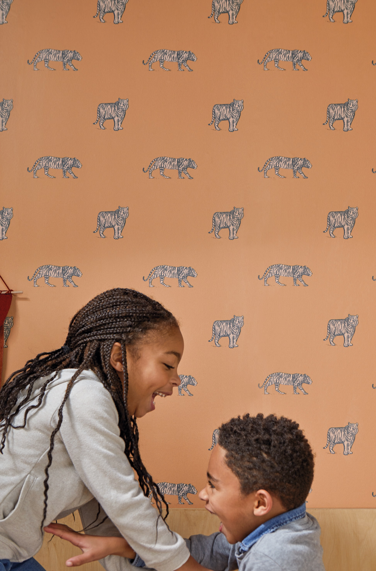 Papier peint Enfant Eye of the tiger Terracotta - Our Planet de Casélio | Réf. OUP101962929