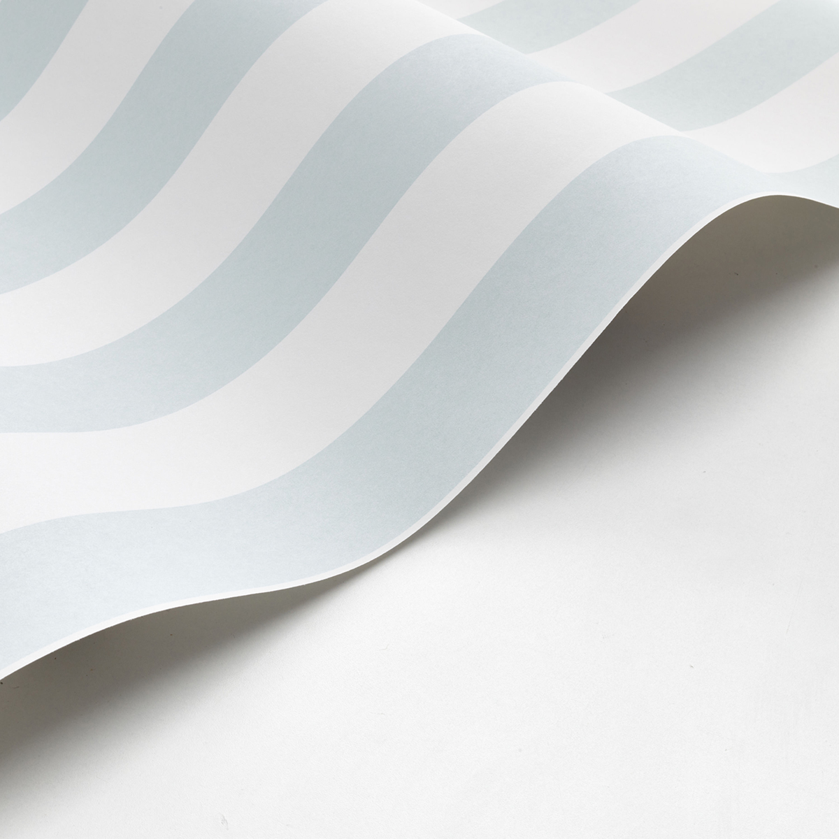 Papier peint Rayures Olympe bleu ciel - Les Rayures de Casadéco | Réf. RAYS87436032