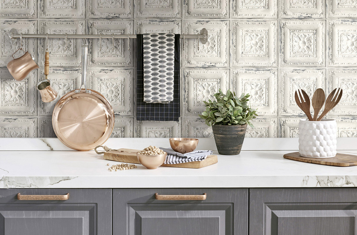 Papier peint adhésif Plaque Patinée Moulure gris - Les Adhésifs de Lutèce AMB2| Réf. LTC-NW32100