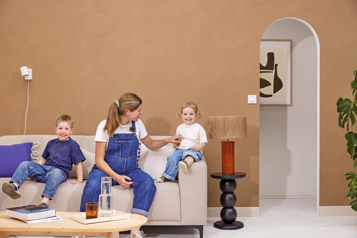 Papier peint Forme Strie Terra café au lait - Origine de Casélio AMB4| Réf. OGN106062030