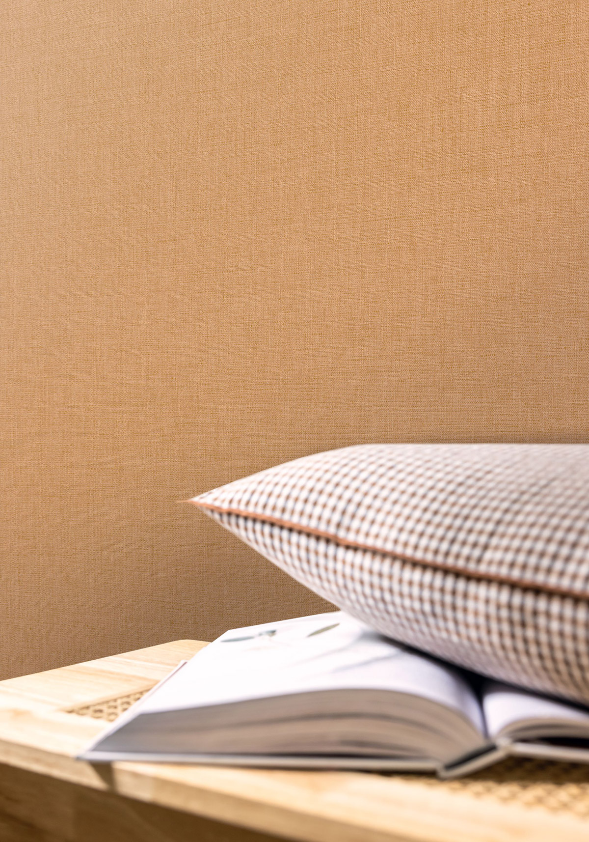 Papier peint Faux Uni Tissage camel - Reliefs de Casélio | Réf. RLF103222120