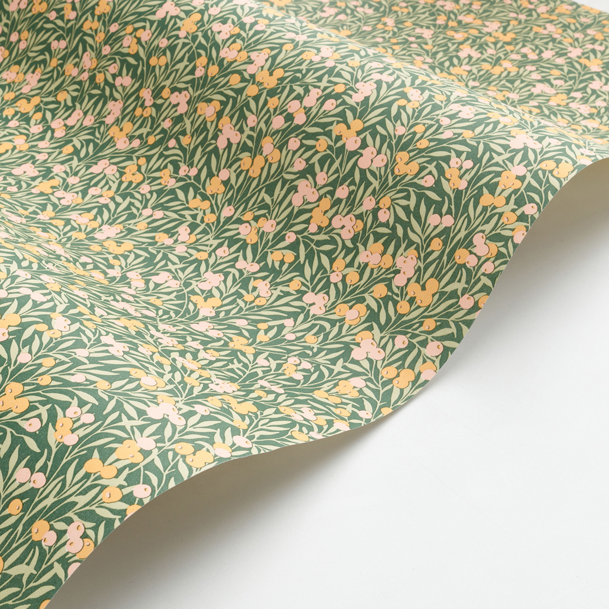 Papier peint Feuillage Cherry vert nude - Flower Market de Casadéco AMB4 | Réf. FLOM89227417