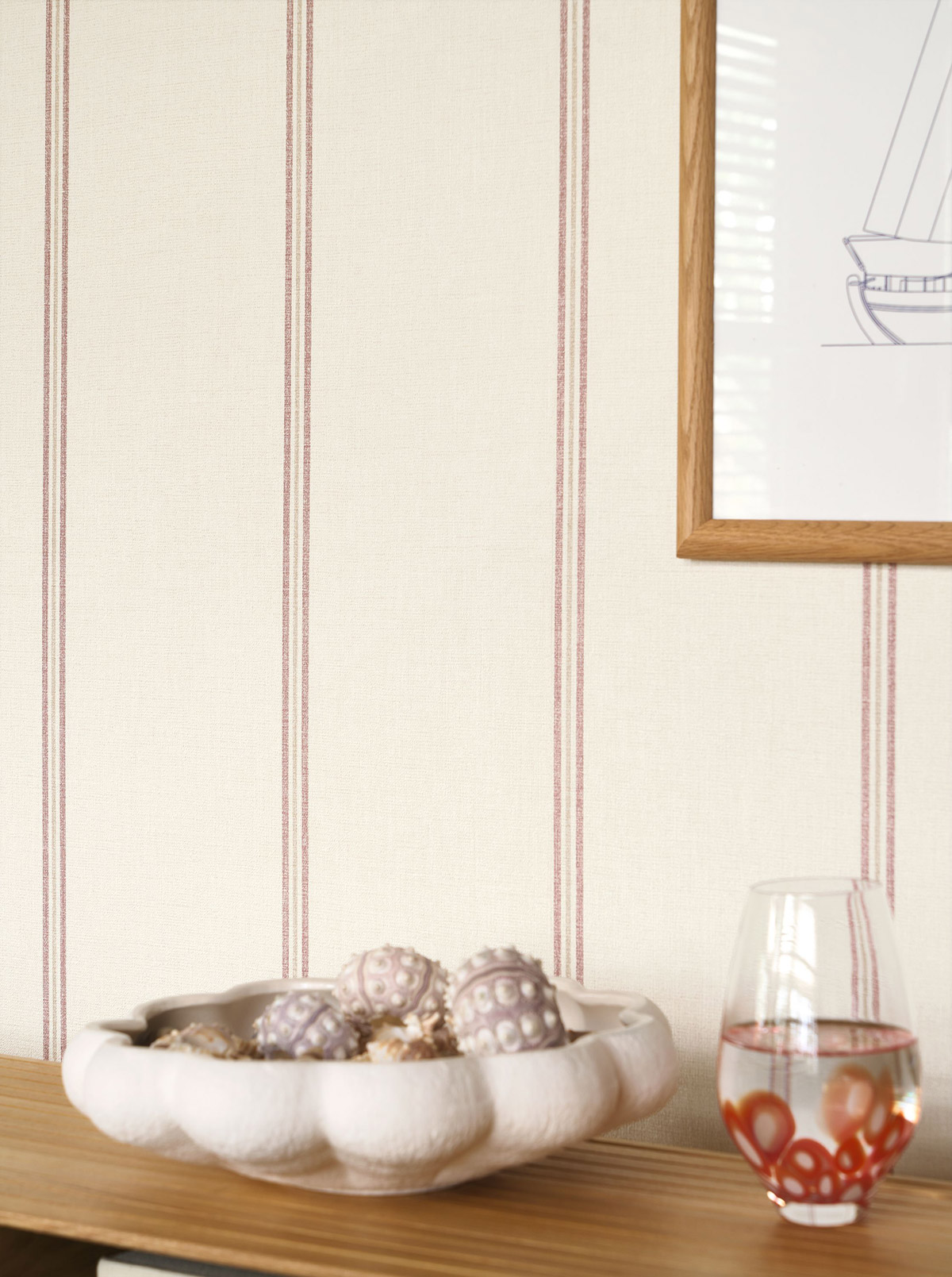 Papier peint Rayure Vintage Saint Briac sable rouge - Seaside de Casadéco | Réf. SEAS201518228