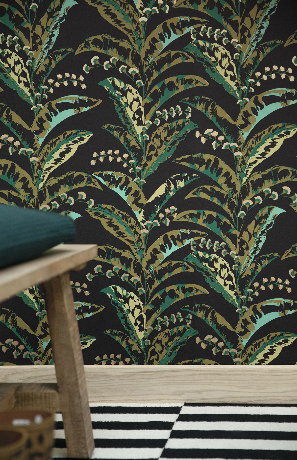 Papier peint Fleurs Epopée noir - L'escapade de Casélio | Réf. EPA102339752