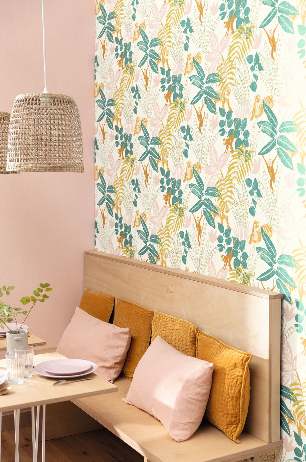 Papier peint Tropical Aventure rose - L'escapade de Casélio AMB | Réf. EPA102317244