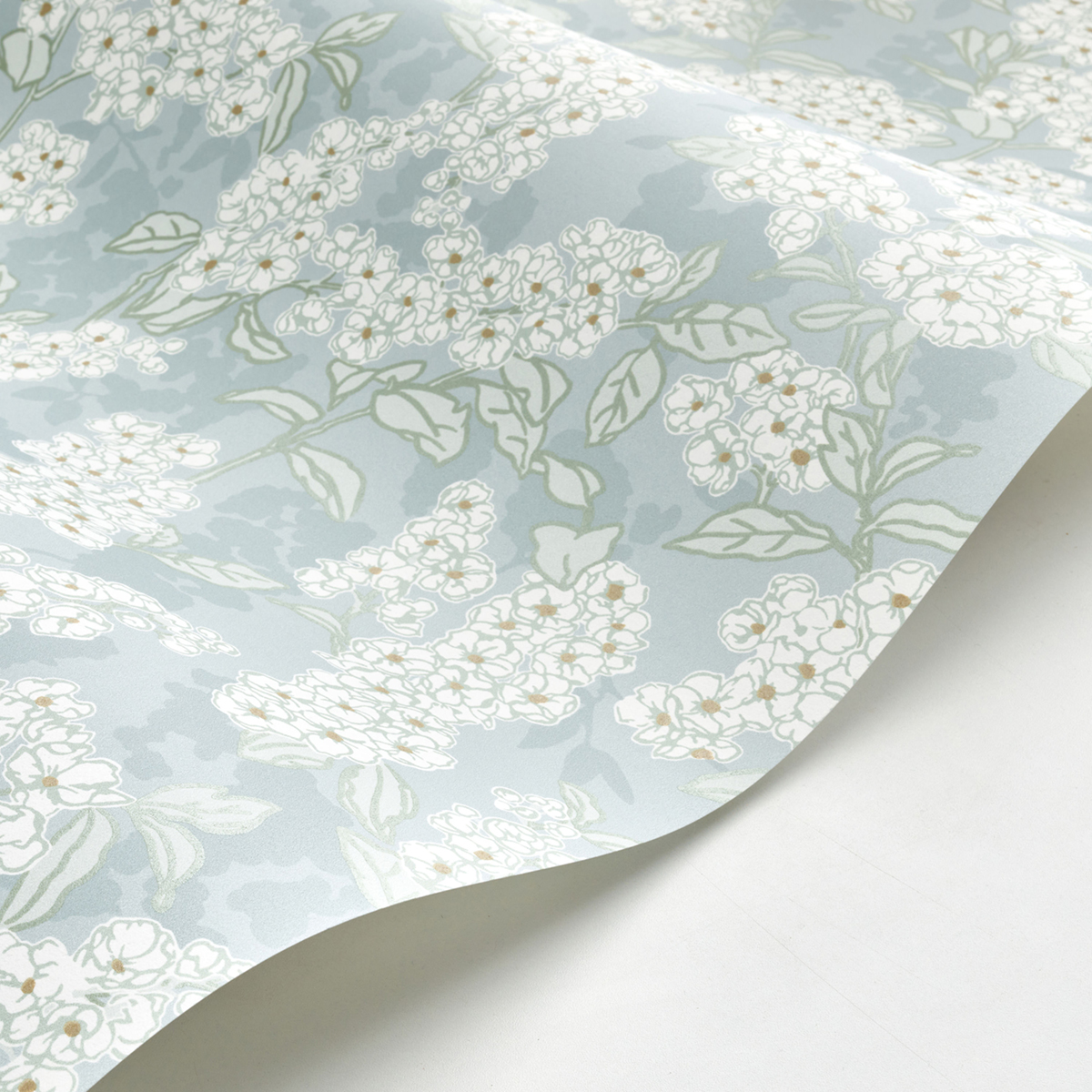 Papier peint Fleurs Ume bleu nuage - Kyoto de Casadéco AMB2 | Réf. KYTO88736286