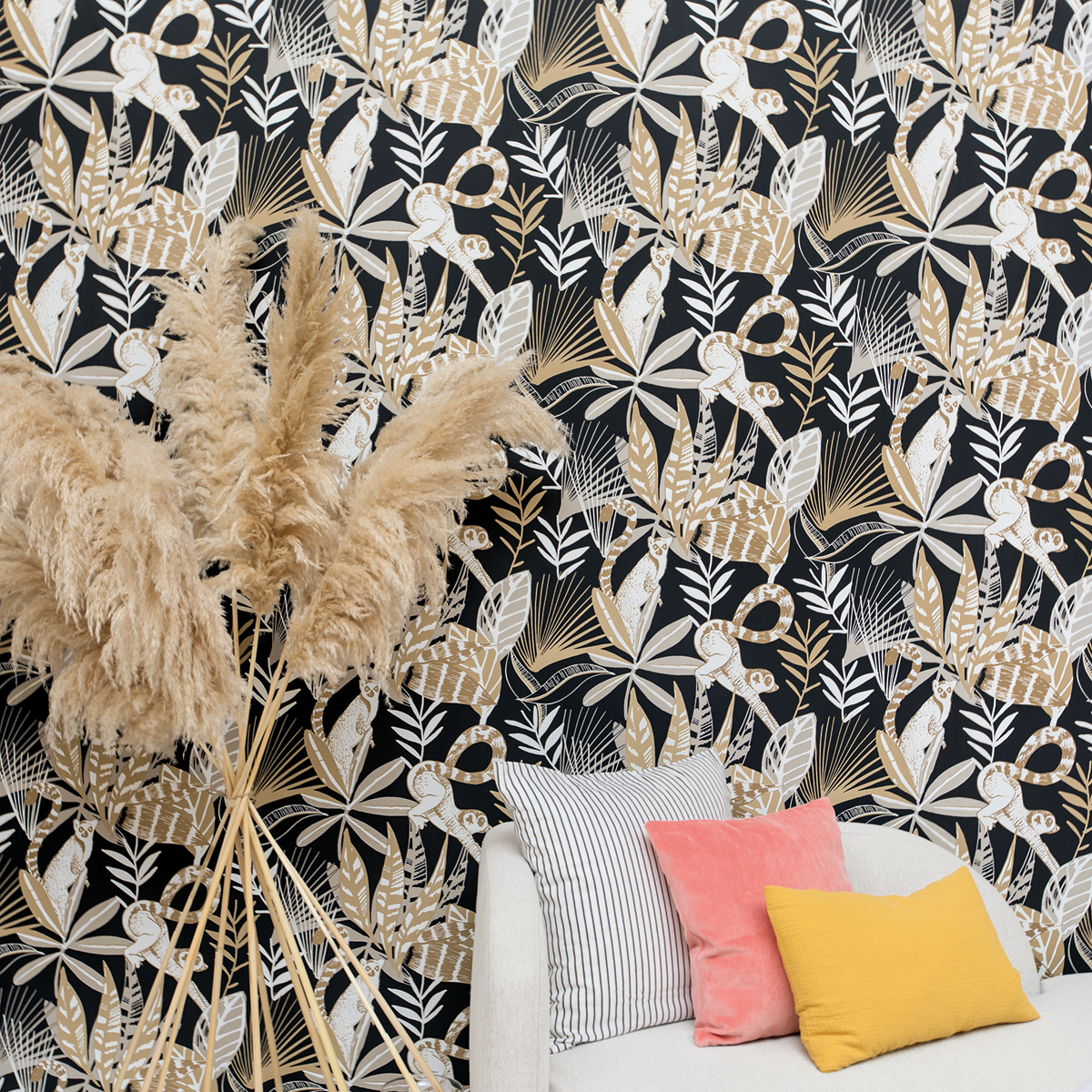 Papier peint Lémurien jungle Madagascar noir/gris/beige/doré - L'odyssée de Casélio AMB2 | Réf. OYS101409911