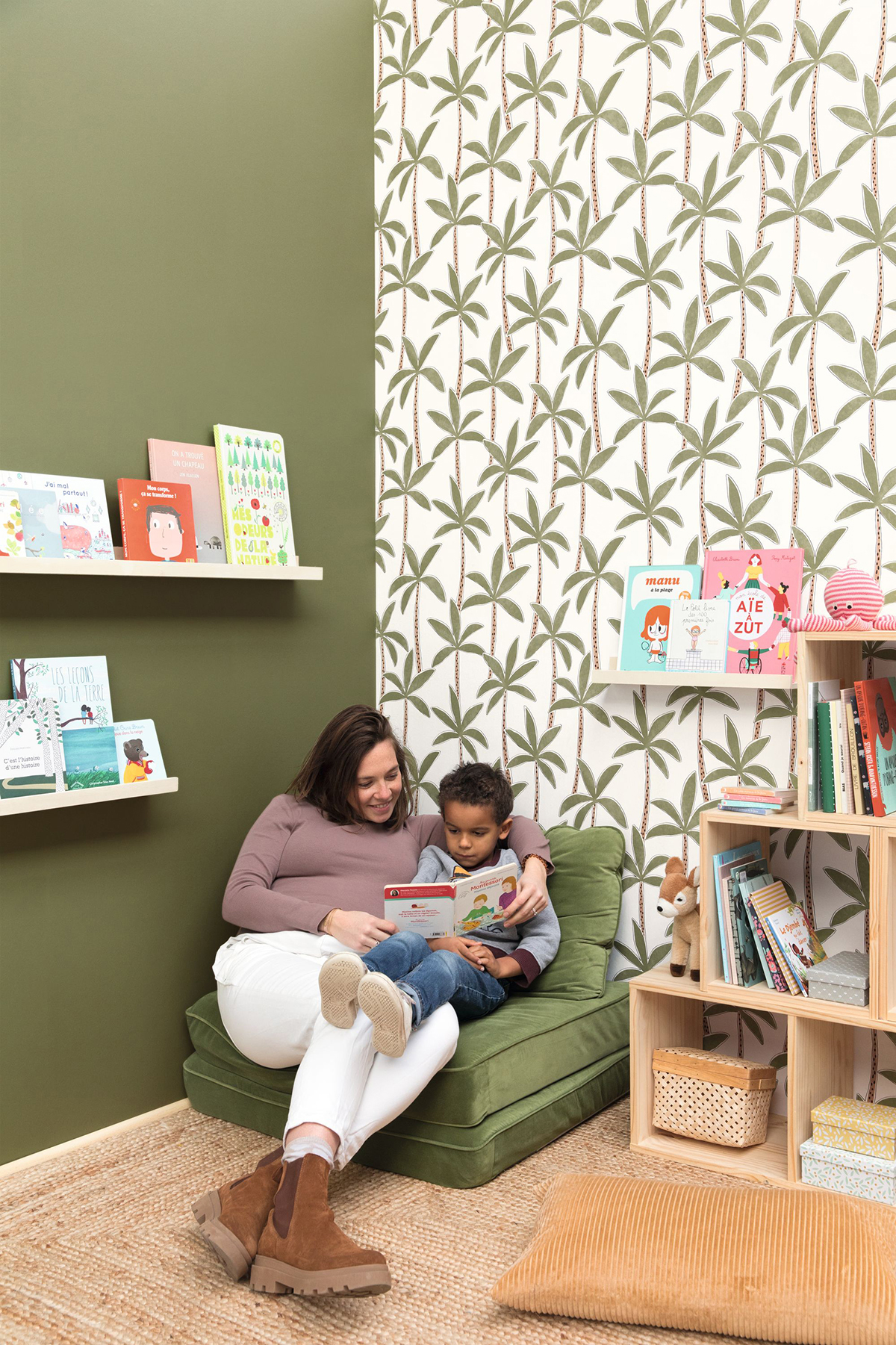 Papier peint Uni kaki - Autour du Monde de Casélio | Réf. ADM69867417