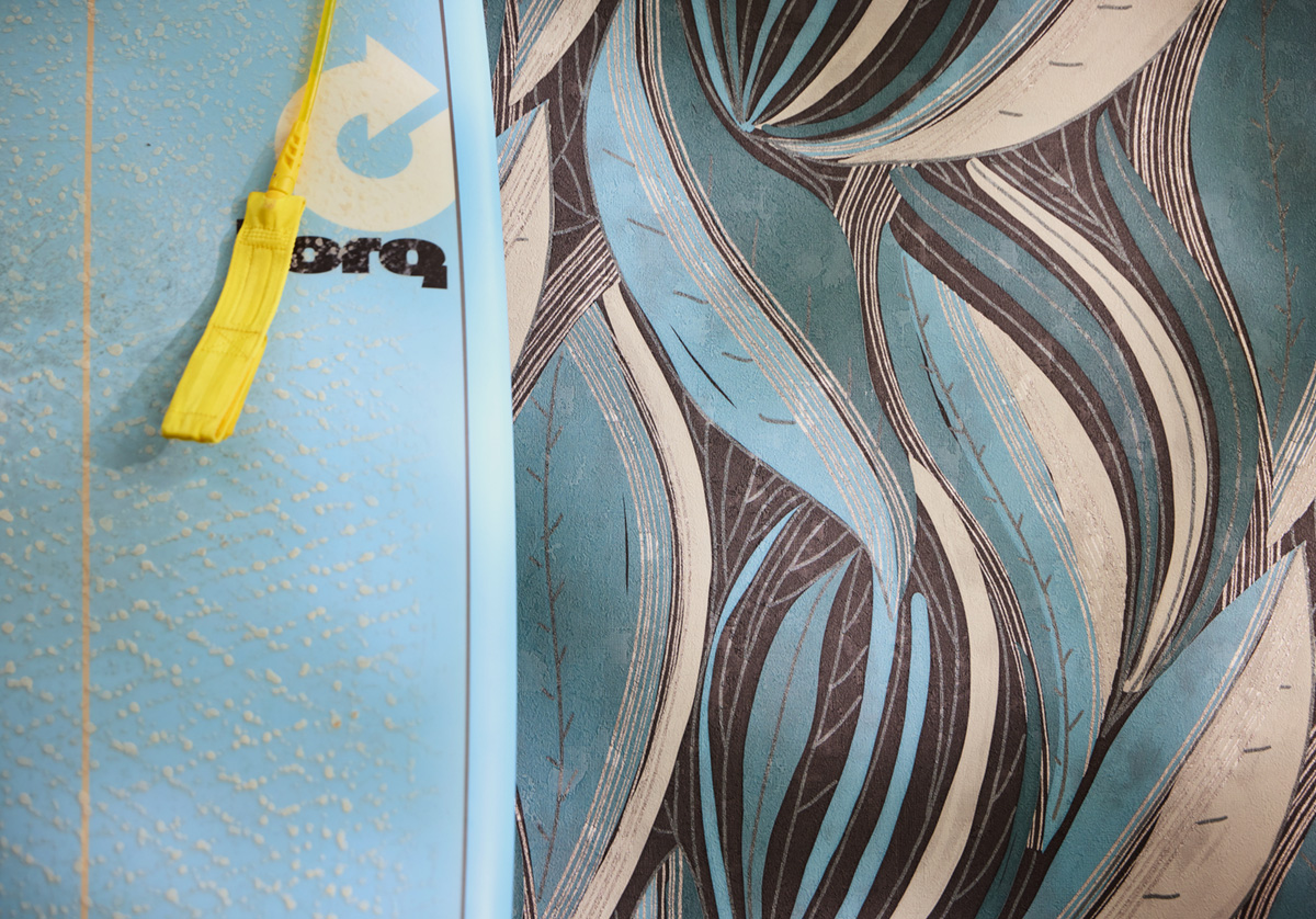 Papier peint Feuille Vague bleu paon argenté - Metropolitan Stories 4 Hot Spots d'A.S. Création AMB3| Réf. AS-786552