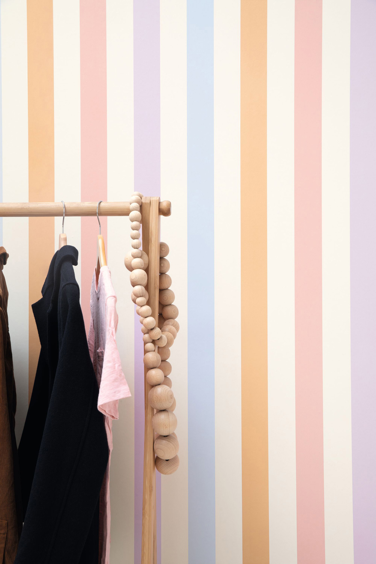 Papier peint Rayure Stay Positive rose bleu - Young & Free de Casélio AMB2 | Réf. YNF103404021