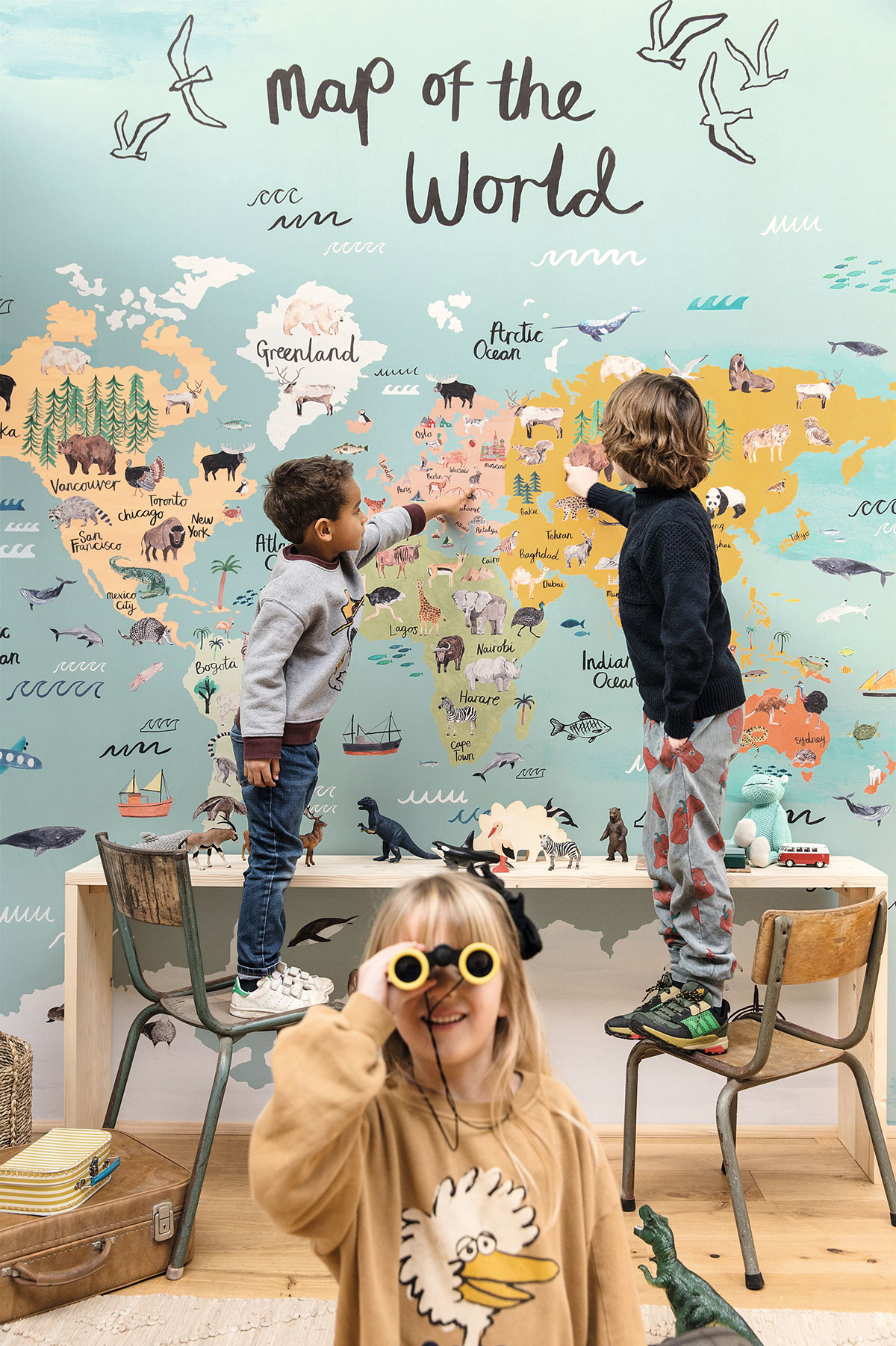 Papier peint panoramique Carte du Monde Vagabonder Taille M - Autour du Monde de Casélio | Réf. ADM103604501