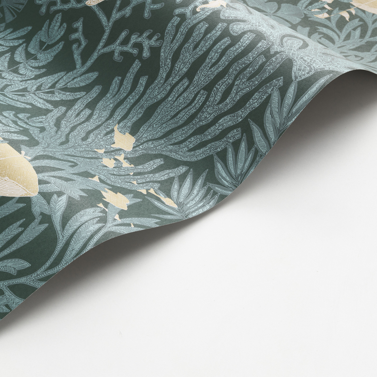 Papier peint Animaux de la Mer Atlantide vert et doré - Voyage Onirique de Casadéco | Réf. ONIR87237712