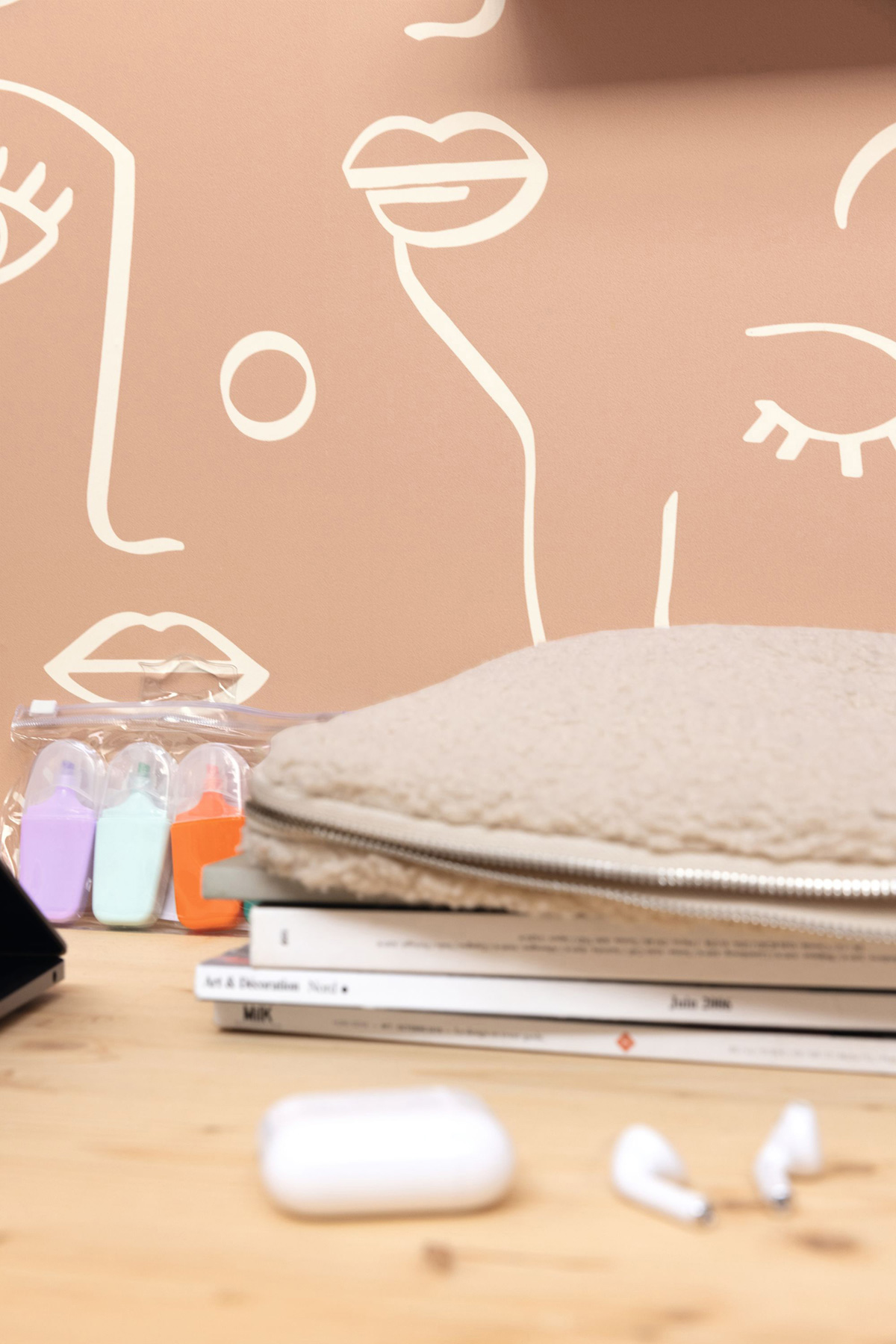 Papier peint Visage Just Smile nude - Young & Free de Casélio | Réf. YNF103334040