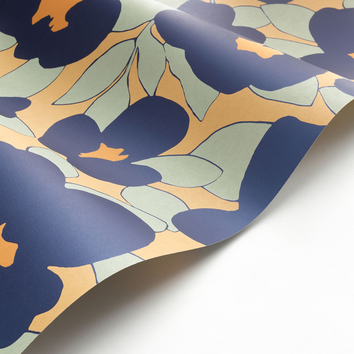 Papier peint 70s Flower Power bleu marine irisé - Iconic de Casadéco AMBV | Réf. CONI88393101