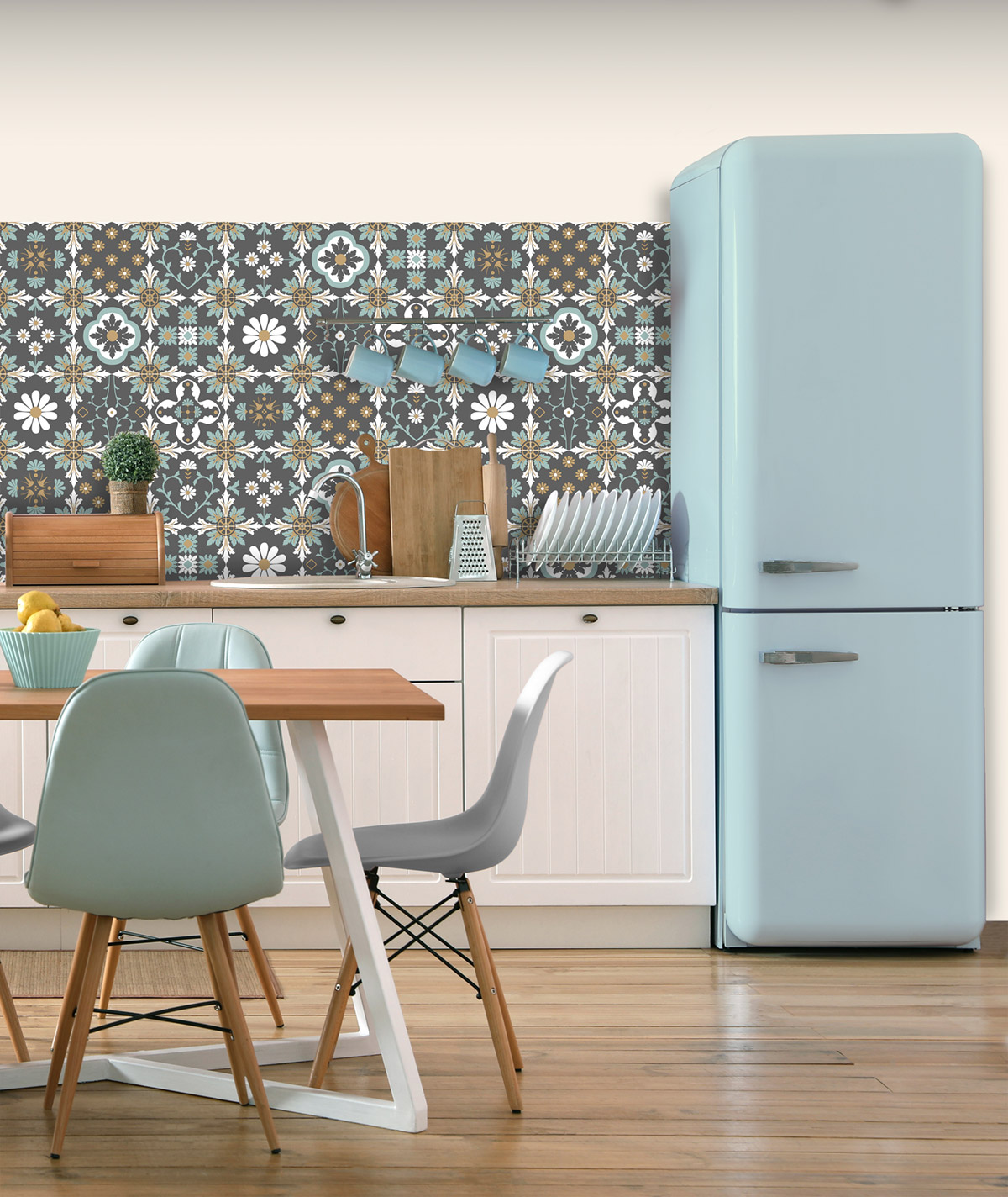 Papier Peint Carreaux Ciment Contemporain bleu doré - Illusion d'Ugépa | Réf. UGP-M89409