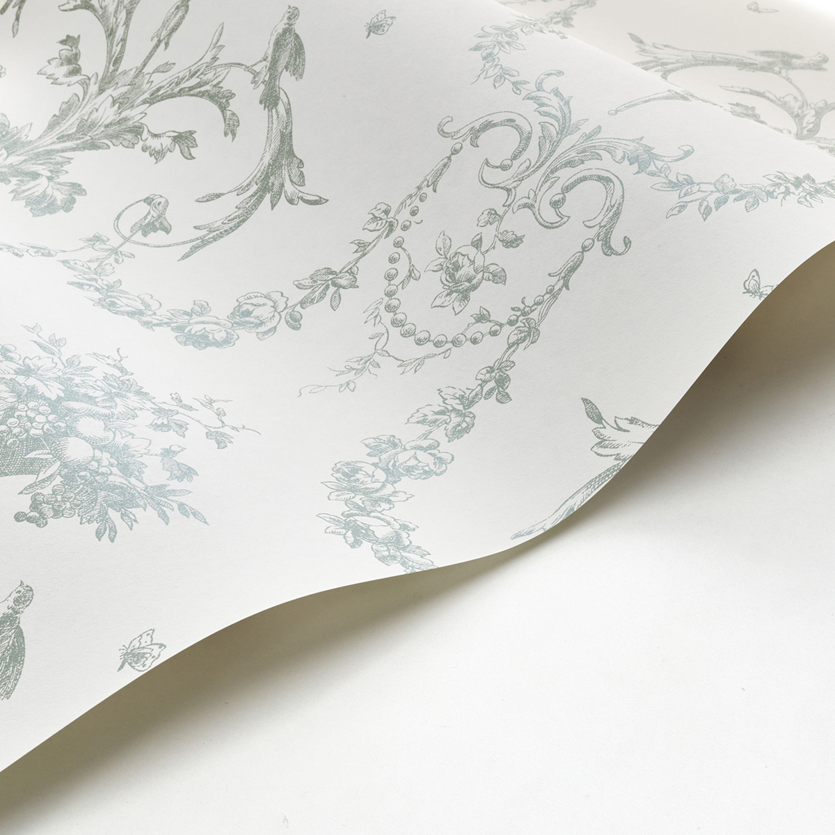 Papier peint Corne d'Abondance vert sauge irisé  - Les Belles Toiles De Jouy de Casadéco AMBV | Réf. LBTJ87927323